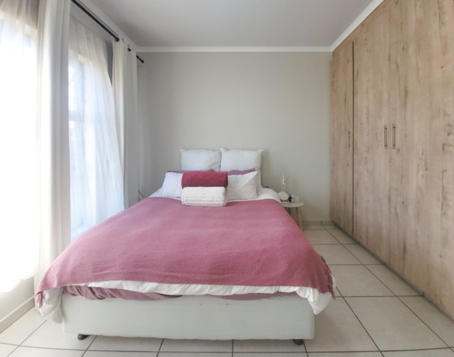 2 Bedroom Property for Sale in Van Der Hoff Park North West